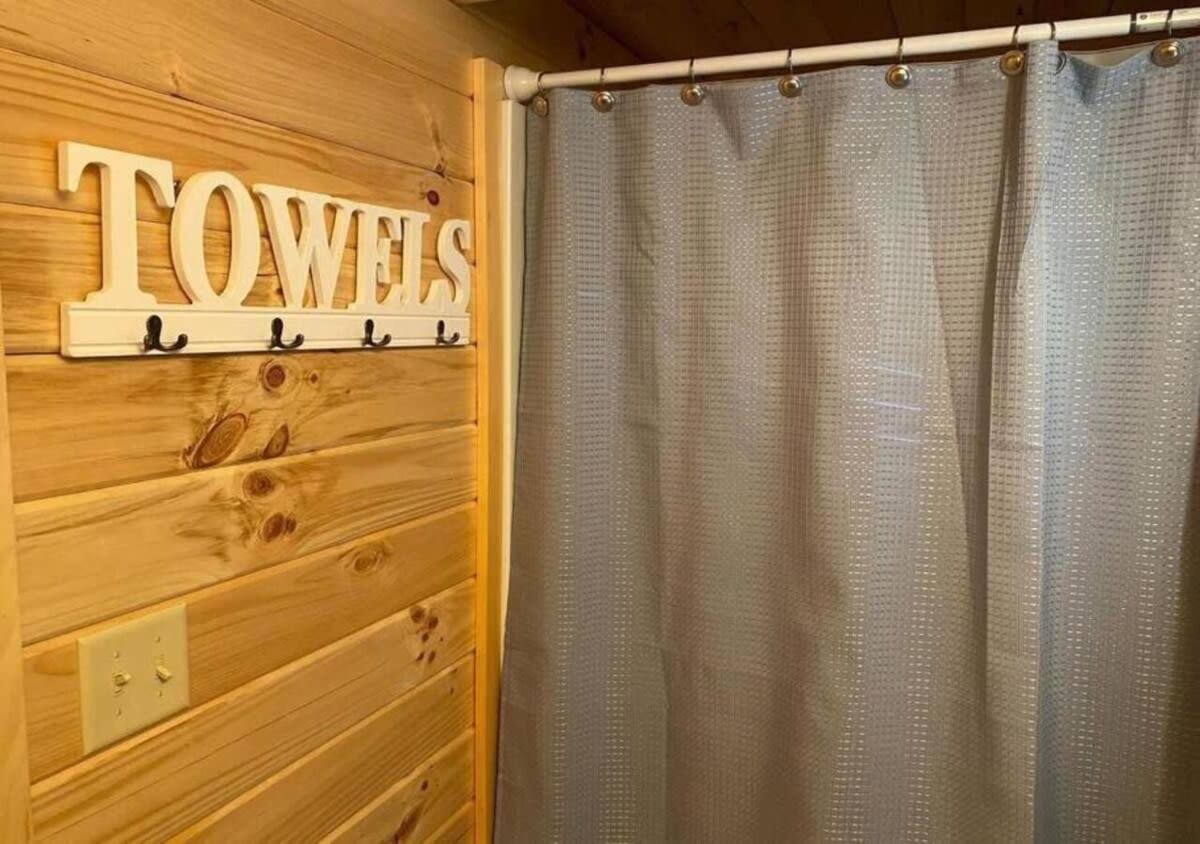 Serene 1Br Cabin Near Nc Z00 With Loft & Waterview Asheboro Zewnętrze zdjęcie